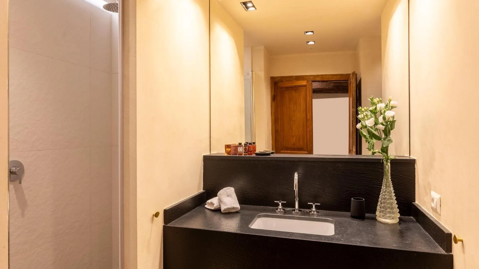 Romac Baullari IV Large Apartment In Campo De' Fiori  Rome